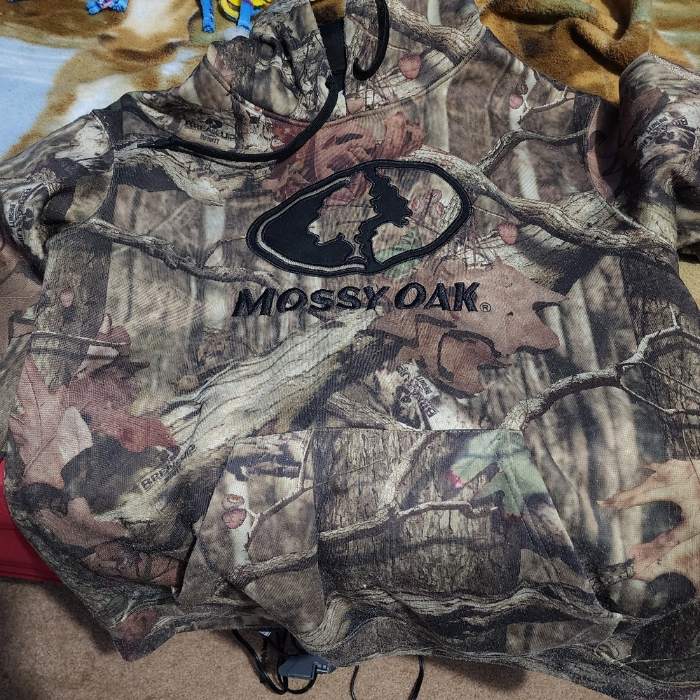 Large Mossy oak camo hoodie